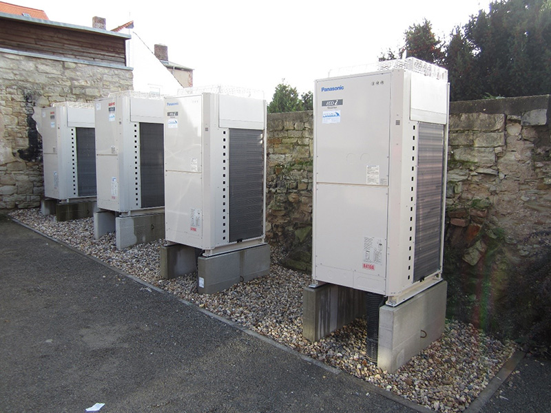 Erneuerung Wärmepumpenanlagen in einem Wohnkomplex für betreutes Wohnen Heizleistung ca. 212KW